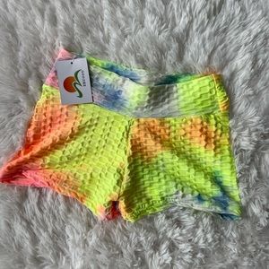 Viral Booty Scrunch Shorts (NWT)
